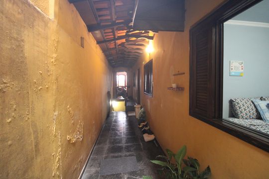 Quintal lateral de casa à venda com 4 quartos, 200m² em Vila Constanca, São Paulo