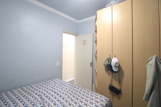 Quarto 2 de casa à venda com 4 quartos, 200m² em Vila Constanca, São Paulo