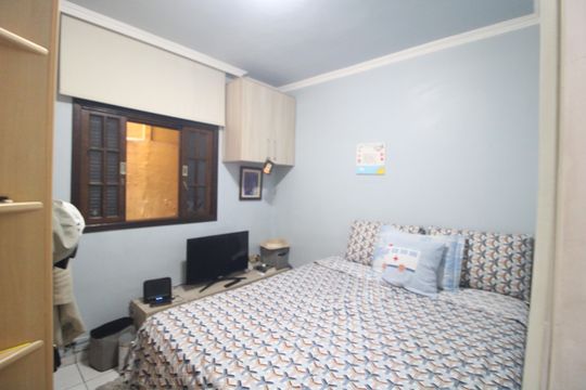 Quarto 2 de casa à venda com 4 quartos, 200m² em Vila Constanca, São Paulo