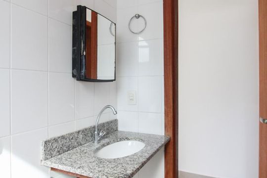 Banheiro de apartamento para alugar com 1 quarto, 50m² em Liberdade, Belo Horizonte