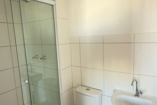 Banheiro de apartamento para alugar com 1 quarto, 38m² em Barra Funda, São Paulo