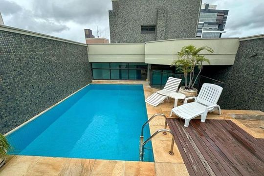 Piscina de kitnet/studio para alugar com 2 quartos, 57m² em Cambuí, Campinas