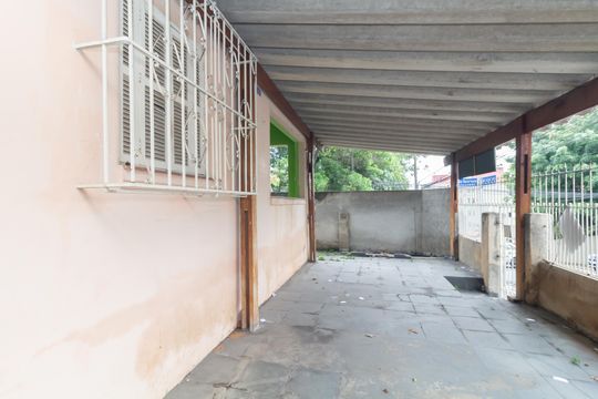 Garagem de casa para alugar com 3 quartos, 200m² em Itaquera, São Paulo