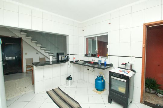 Cozinha de casa à venda com 4 quartos, 202m² em Jardim Utinga, Santo André
