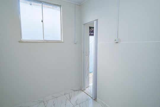 Quarto de casa para alugar com 1 quarto, 45m² em Paciência, Rio de Janeiro