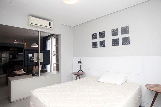 Quarto de kitnet/studio à venda com 1 quarto, 51m² em Floresta, Porto Alegre