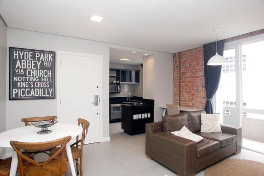 Sala de kitnet/studio à venda com 1 quarto, 51m² em Floresta, Porto Alegre