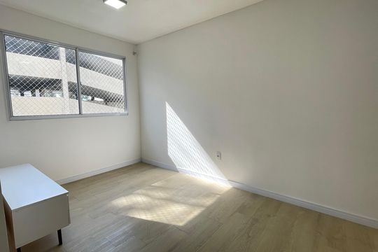 Sala de apartamento à venda com 2 quartos, 45m² em Jardim Arpoador, São Paulo