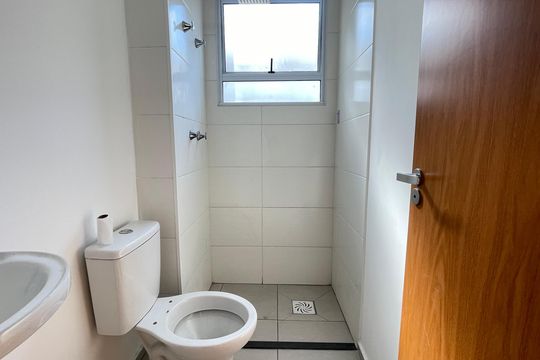 Banheiro de apartamento à venda com 2 quartos, 45m² em Jardim Arpoador, São Paulo