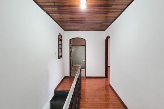 corredor de casa à venda com 3 quartos, 240m² em Bairro dos Casa, São Bernardo do Campo