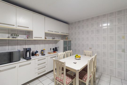 Cozinha de casa à venda com 4 quartos, 170m² em Bela Vista, Osasco