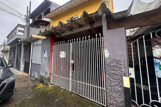 Fachada de casa à venda com 4 quartos, 210m² em Ferrazópolis, São Bernardo do Campo