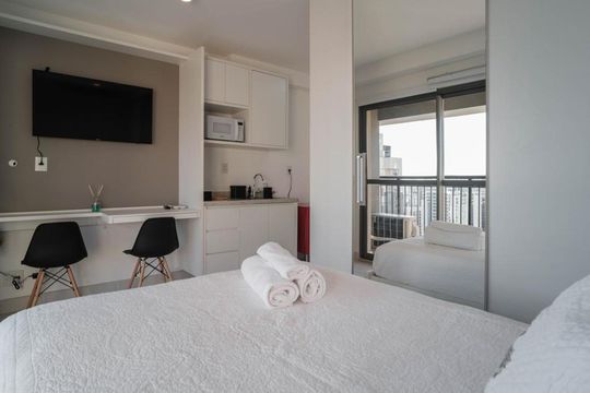 Sala/Quarto de apartamento à venda com 1 quarto, 24m² em Indianópolis, São Paulo
