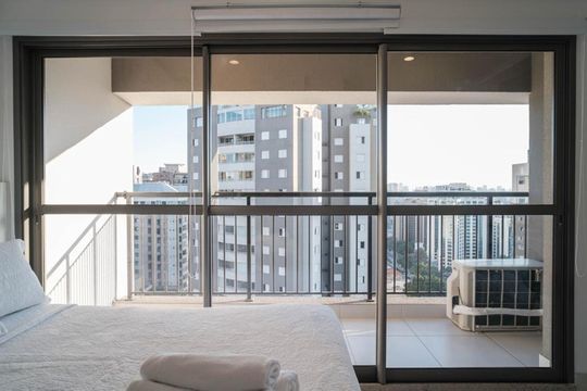 Sala/Quarto de apartamento à venda com 1 quarto, 24m² em Indianópolis, São Paulo