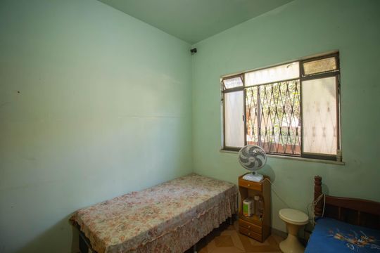 Quarto 2 de casa para alugar com 3 quartos, 150m² em Raul Veiga, São Gonçalo