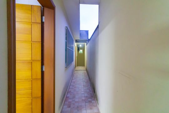Corredor de casa à venda com 2 quartos, 150m² em Vila Sao Geraldo, São Paulo