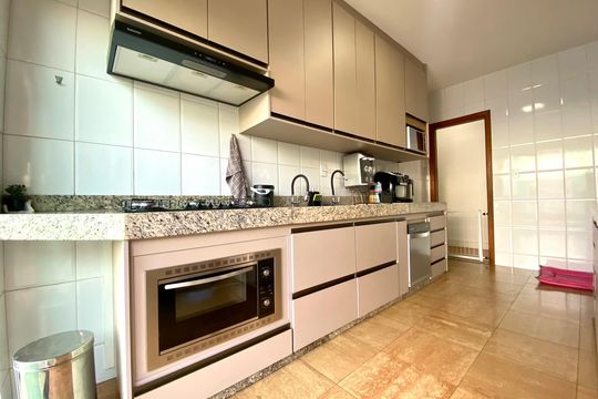 Cozinha de casa à venda com 3 quartos, 500m² em Trevo, Belo Horizonte