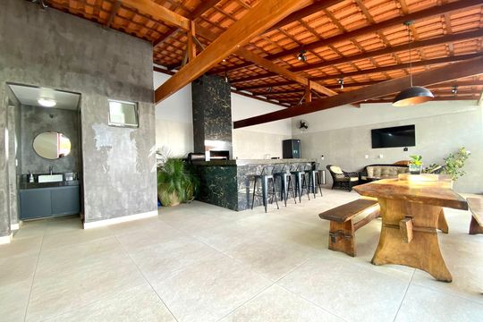Área externa de casa à venda com 3 quartos, 500m² em Trevo, Belo Horizonte