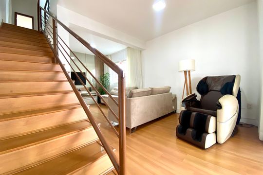 Sala de casa à venda com 3 quartos, 500m² em Trevo, Belo Horizonte
