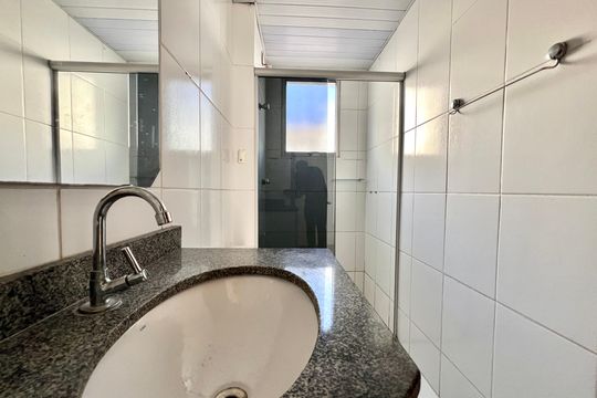 Banheiro Social de apartamento à venda com 3 quartos, 60m² em Santa Branca, Belo Horizonte