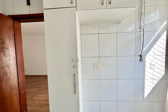 Cozinha de apartamento à venda com 3 quartos, 60m² em Santa Branca, Belo Horizonte