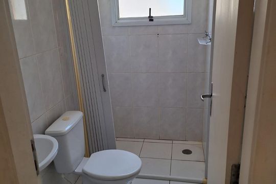Banheiro de apartamento para alugar com 2 quartos, 47m² em Jardim Josane, Sorocaba