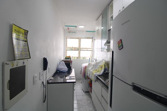 Cozinha de apartamento à venda com 2 quartos, 50m² em Jardim Anhanguera, São Paulo