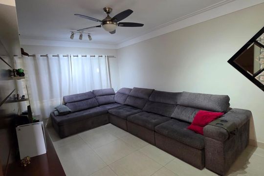 Sala de casa à venda com 3 quartos, 180m² em Jardim Santa Emilia, São Paulo