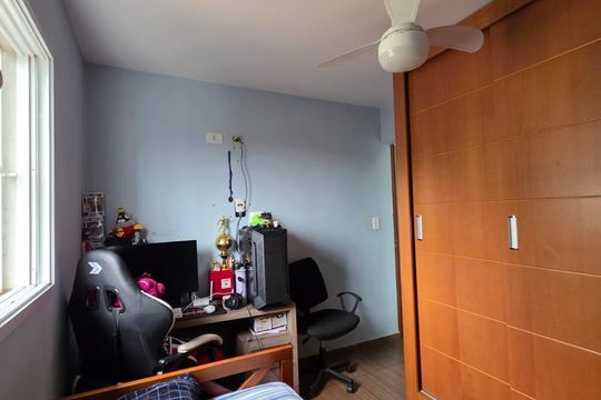 Quarto 2 de casa à venda com 3 quartos, 180m² em Jardim Santa Emilia, São Paulo