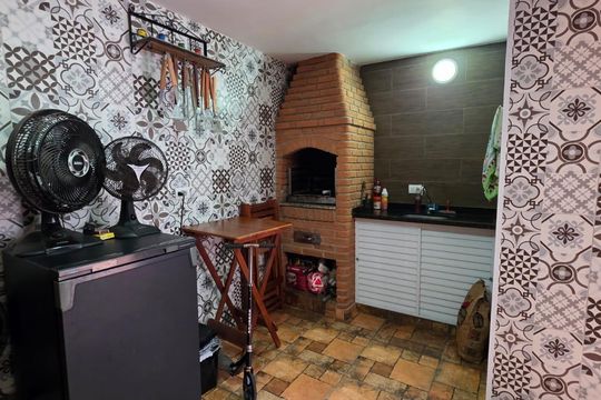 Área externa de casa à venda com 3 quartos, 180m² em Jardim Santa Emilia, São Paulo