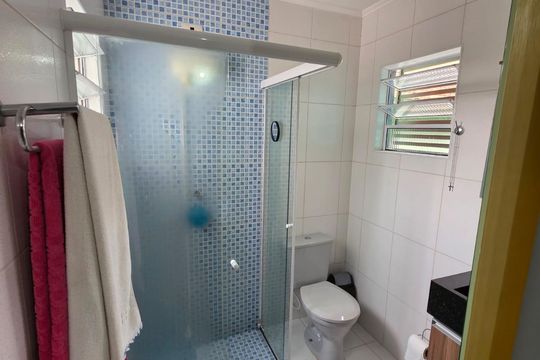 Banheiro de casa à venda com 3 quartos, 180m² em Jardim Santa Emilia, São Paulo