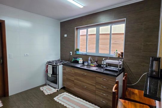 Cozinha de casa à venda com 3 quartos, 180m² em Jardim Santa Emilia, São Paulo