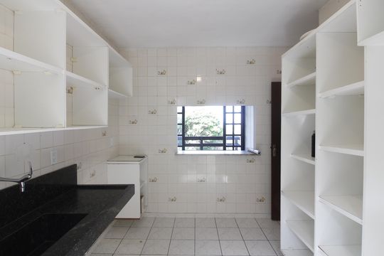 Cozinha de apartamento para alugar com 2 quartos, 55m² em Ogiva, Cabo Frio