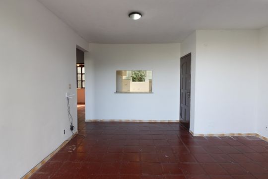 Sala de apartamento para alugar com 2 quartos, 55m² em Ogiva, Cabo Frio
