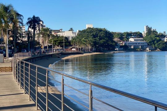 Vista de apartamento para alugar com 2 quartos, 45m² em Coqueiros, Florianópolis
