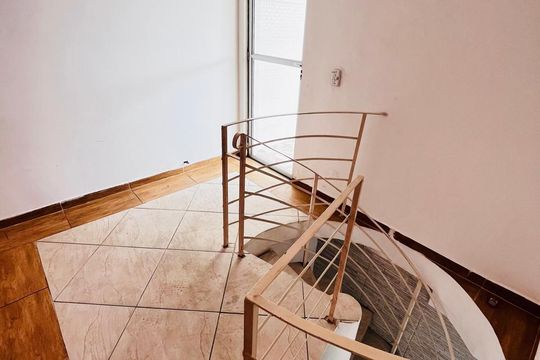 Corredor de apartamento à venda com 2 quartos, 122m² em Jardim Santa Teresinha, São Paulo