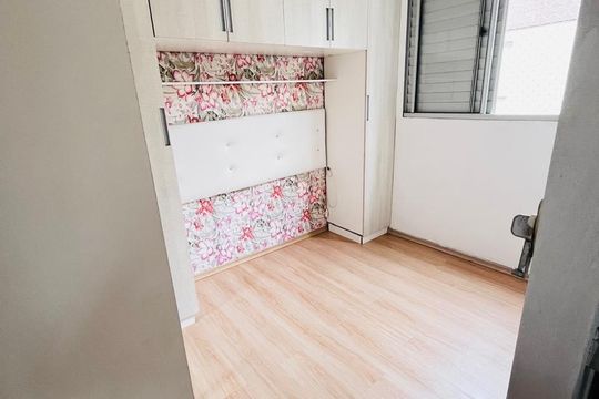 Quarto de apartamento à venda com 2 quartos, 122m² em Jardim Santa Teresinha, São Paulo