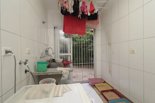Área de Serviço de casa à venda com 6 quartos, 600m² em Vila Regina, São Paulo