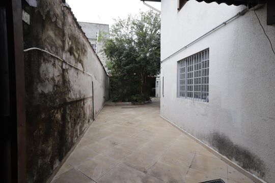 Garagem de casa à venda com 6 quartos, 600m² em Vila Regina, São Paulo