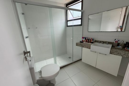 Banheiro de apartamento à venda com 2 quartos, 94m² em Santa Rosa, Niterói