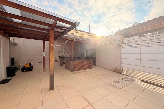 Quintal com Churrasqueira de casa à venda com 3 quartos, 169m² em Jardim Promeca, Várzea Paulista