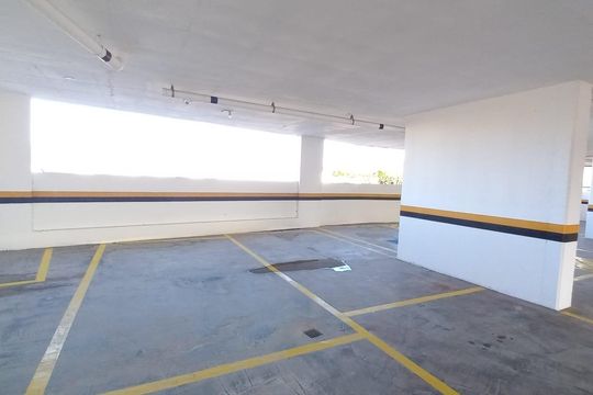 Garagem de apartamento para alugar com 2 quartos, 46m² em Parque Sao Vicente, São Vicente