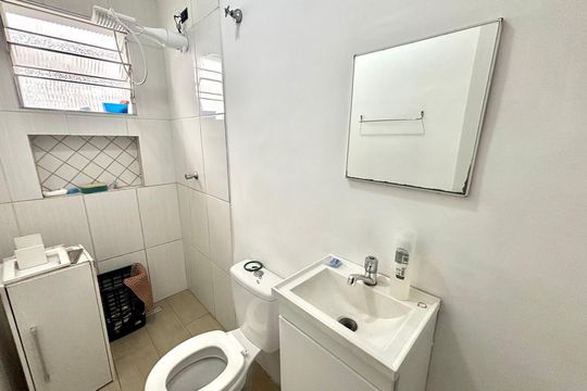 Banheiro de casa para alugar com 1 quarto, 50m² em Jardim Maringa, São Paulo