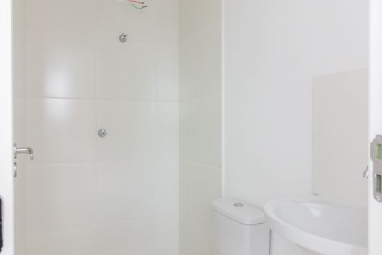 Banheiro de apartamento para alugar com 1 quarto, 17m² em Freguesia do Ó, São Paulo