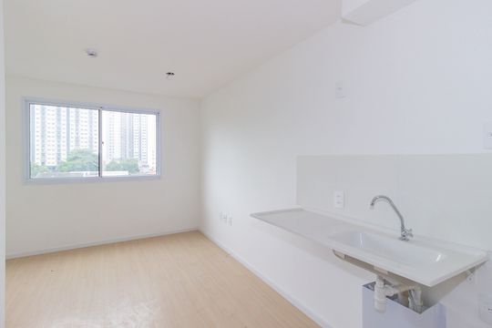 Cozinha de apartamento para alugar com 1 quarto, 17m² em Freguesia do Ó, São Paulo