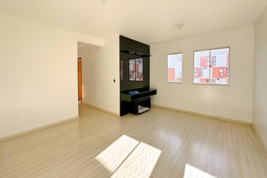 Sala  de apartamento para alugar com 3 quartos, 52m² em Serraria, São José