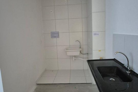 Cozinha de apartamento à venda com 2 quartos, 34m² em Jardim São Luís, São Paulo