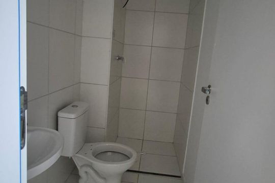 Banheiro de apartamento à venda com 2 quartos, 34m² em Jardim São Luís, São Paulo