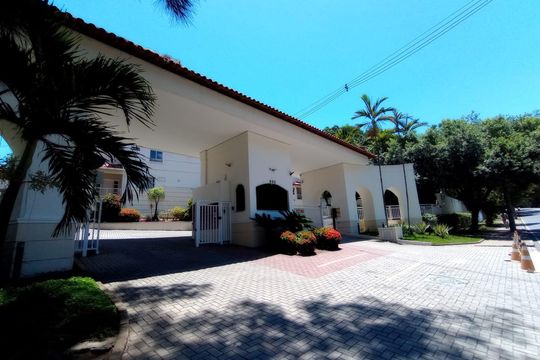 Fachada de casa de condomínio para alugar com 3 quartos, 160m² em Freguesia (jacarepaguá), Rio de Janeiro