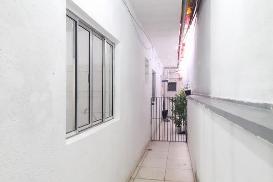 Corredor Externo de casa à venda com 1 quarto, 36m² em Vila Taquari, São Paulo